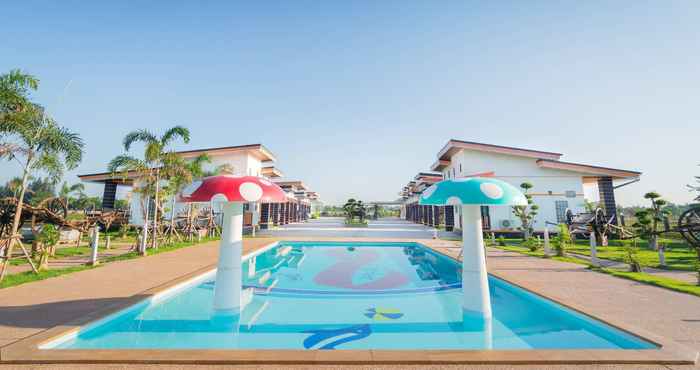 สระว่ายน้ำ Infinity SEE SUN Resort Buriram