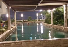 Swimming Pool 2 Central Park Apartement, connecting with Mall