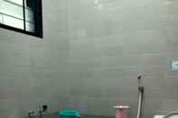 In-room Bathroom Griya Oemi