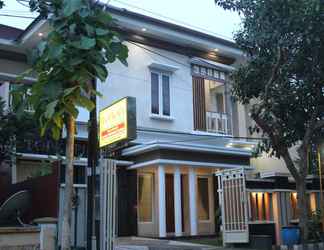 Bangunan 2 Nice house 5 bedrooms at Topkapi Homestay