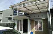 Exterior 3 Villa Puncak Garuda A3 Batu Jatim