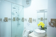 In-room Bathroom Hoda Hostel