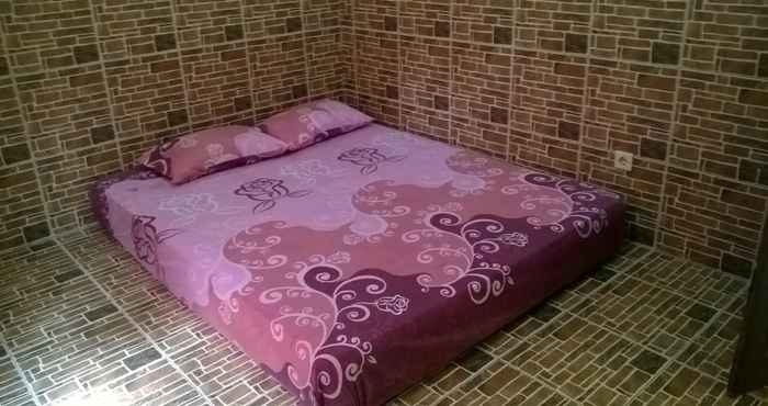 Kamar Tidur Simple Room at Clawdio Homestay