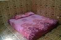 Kamar Tidur Simple Room at Clawdio Homestay