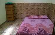 ห้องนอน 6 Simple Room at Clawdio Homestay