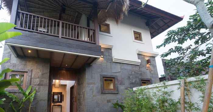 ภายนอกอาคาร Rumah Suweta