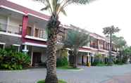 Exterior 5 Hotel and Resort Utama Raya