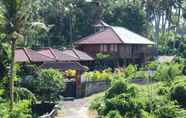 Exterior 5 Nadya Homestay