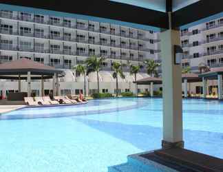 สระว่ายน้ำ 2 Apartment at Shell Residences near Mall of Asia Pasay City