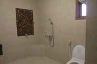 In-room Bathroom Maharani Homestay Banyuwangi
