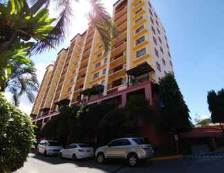 Bangunan 2 Tuscania Condominium