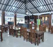 Bar, Cafe and Lounge 5 Hotel Family Nur Syariah