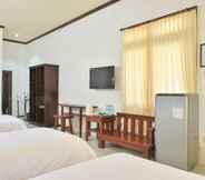 Bedroom 3 Hotel Family Nur Syariah