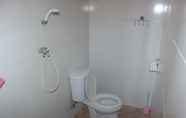 Toilet Kamar 4 Suparta Homestay