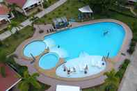 Kolam Renang Sunshine Village Resort