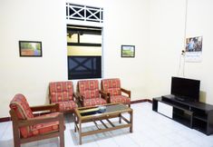 Lobby 7 R7 Homestay Nani Wartabone