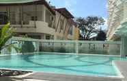 Kolam Renang 4 J' Place Tagaytay