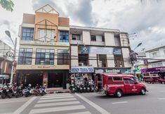 Bên ngoài 3 Iris Hostel