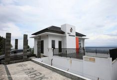 Exterior 2 Pleasant Stay Full House at KJ Villa Bandungan
