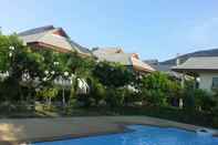 Swimming Pool Krisada Beach Resort