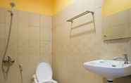 Toilet Kamar 3 Hotel Ledetadu