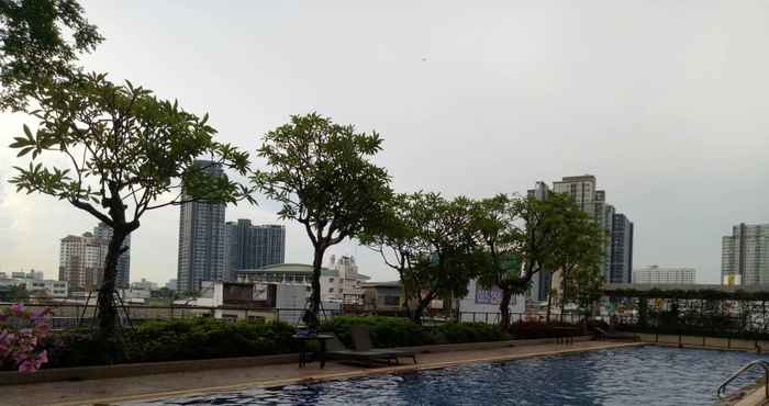 Swimming Pool Diamond Sukhumvit