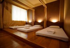 Accommodation Services 4 Grand Garden Hotel
