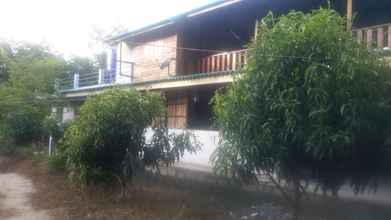 Bên ngoài 4 Rasta House