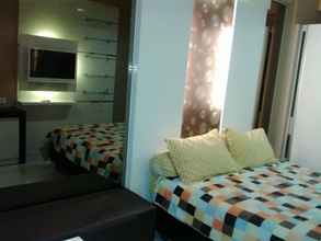 Bedroom 4 Affordable Room at Gunawangsa Manyar Apartment by Huda