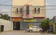 Exterior 3 Puri Phunix Guest House Babarsari