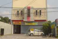 Exterior Puri Phunix Guest House Babarsari