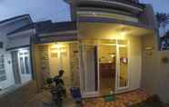 Exterior 2 Full House 2 Bedroom at Villa W Batu - Villa Puncak Garuda B11