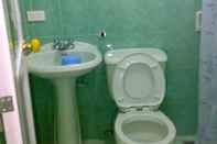 Toilet Kamar Jessar Apartelle