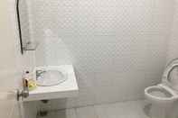 In-room Bathroom Hijrah Inn