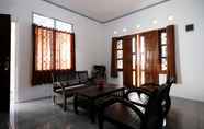 Lobby 7 Family 4 Bedroom at Hani Homestay Jogja