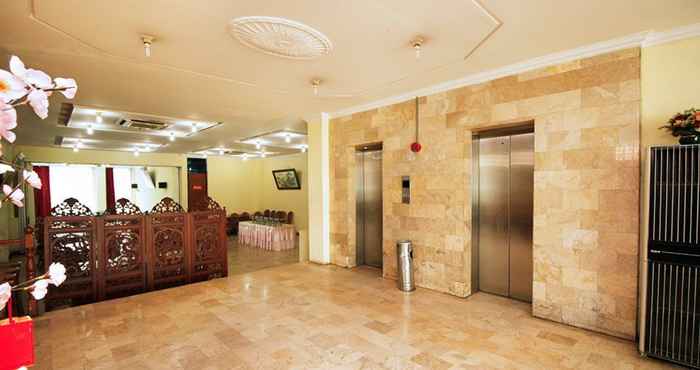 Lobby Hotel Lautze Indah