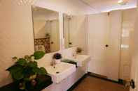 ห้องน้ำภายในห้อง Anchalee Resort