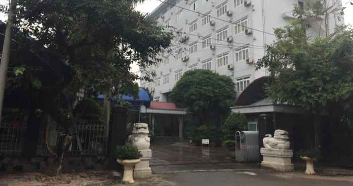 Bên ngoài Trung Du Hotel