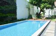 Swimming Pool 4 Rumah Kertajaya