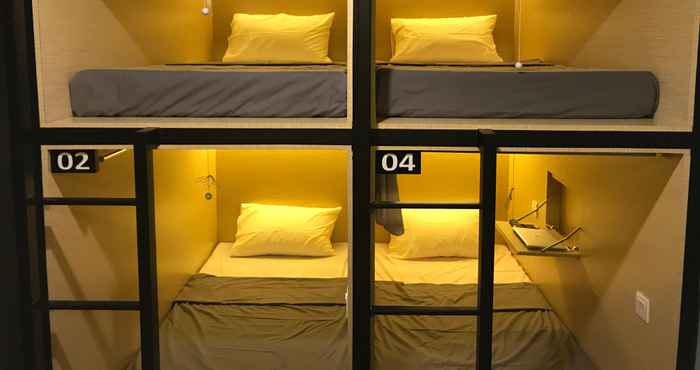 Phòng ngủ InnBox Capsule Hotel