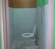 In-room Bathroom 4 SBH Bukittinggi