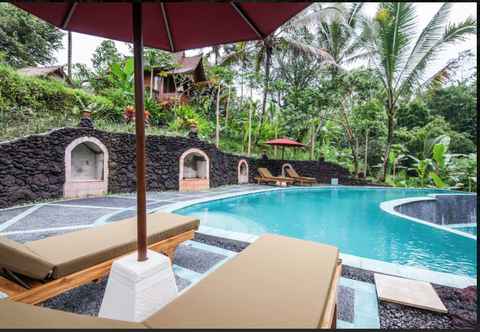 Swimming Pool Song Broek Jungle Resort