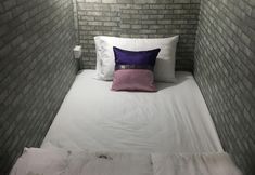 Bedroom 7 EZ INN BKK @ 24 Hostel
