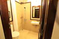 In-room Bathroom Samawa Transit Hotel