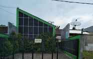 Bangunan 3 Titan's greenhouse