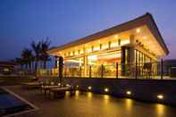 Quầy bar, cafe và phòng lounge Luxury Apartment In Ocean Resort
