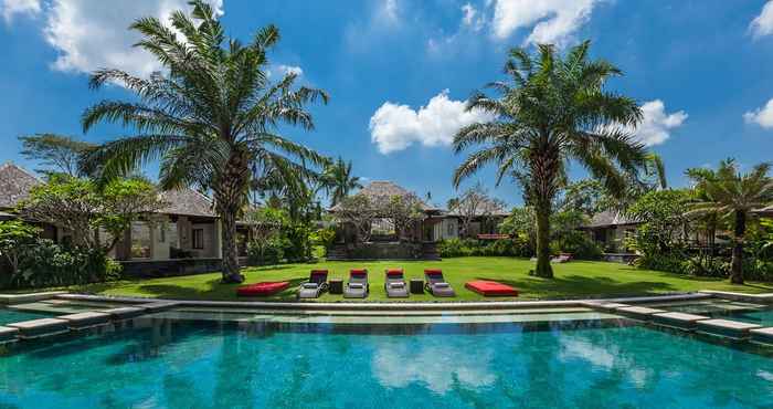 Swimming Pool Villa The Beji