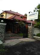 EXTERIOR_BUILDING Comfy Room at HONEY guesthouse Syariah