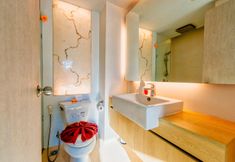 In-room Bathroom 7 Atlantis Residence