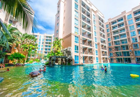 Swimming Pool Atlantis Residence